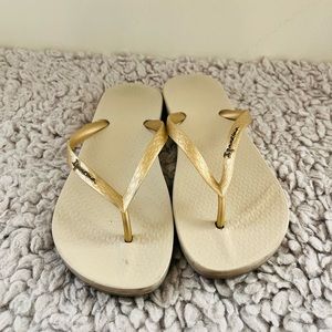 Ipanema slipper size 7